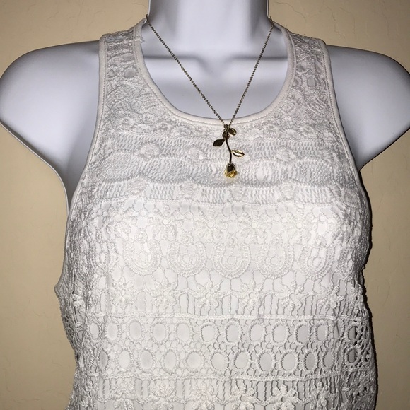 Charlotte Russe White Lace Tank - Picture 3 of 4